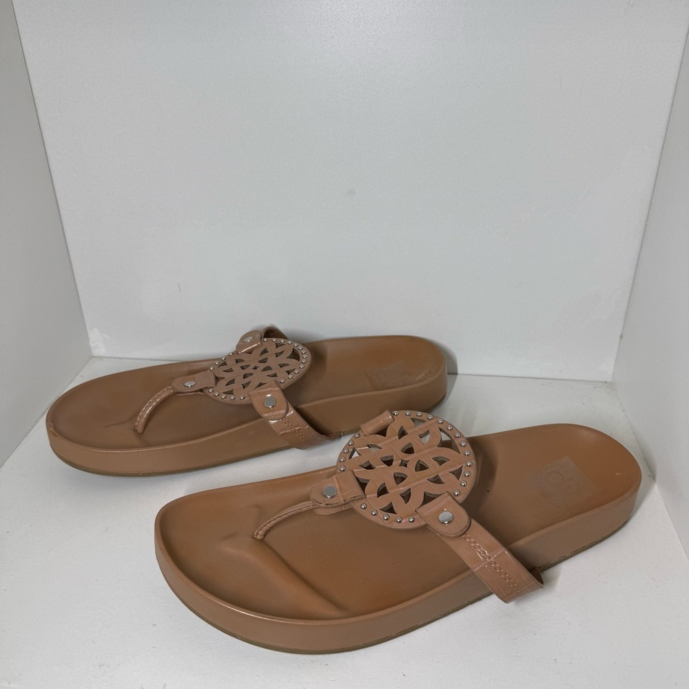 Dolce Vita Brown Sandals with Ornate Medallion Design 8